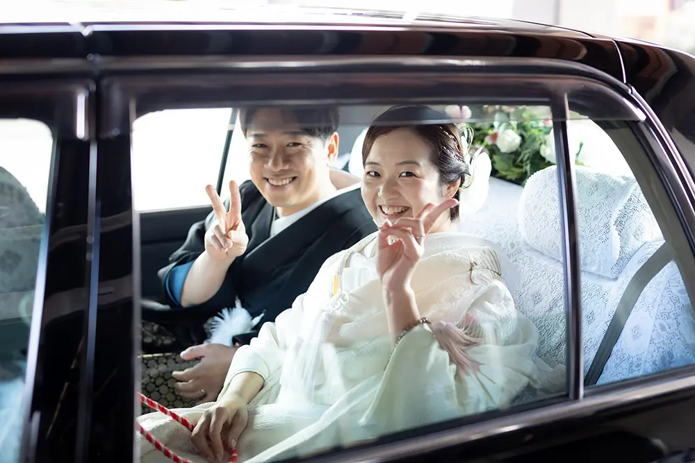 タクシーにて移動